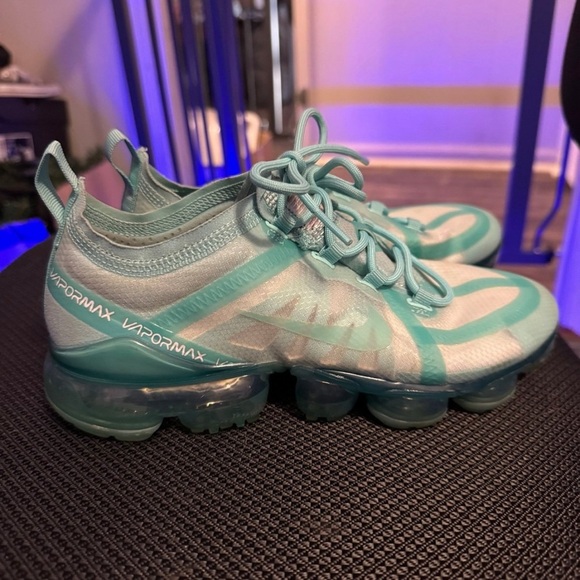 Nike Shoes - Nike Air Vapormax 2019
